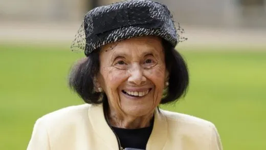 Una sobreviviente del Holocausto de 100 años se convierte en tatarabuela: «¡Los...